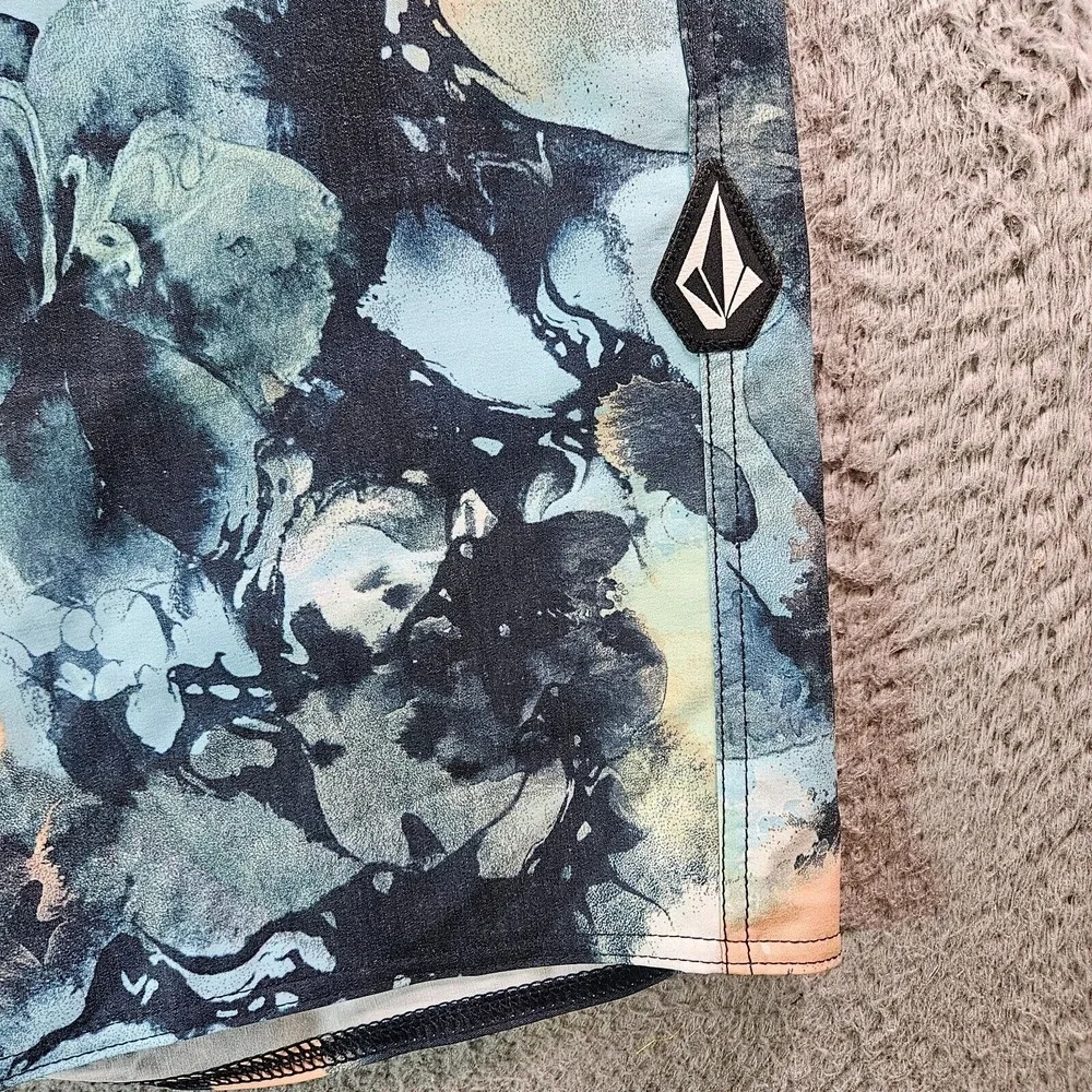 Volcom nwt stoneys